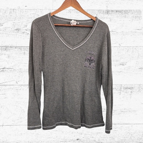 Gray Long Sleeve V-Neck Top - Picture 1 of 4